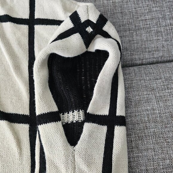 Knit shawl - Picture 5 of 7